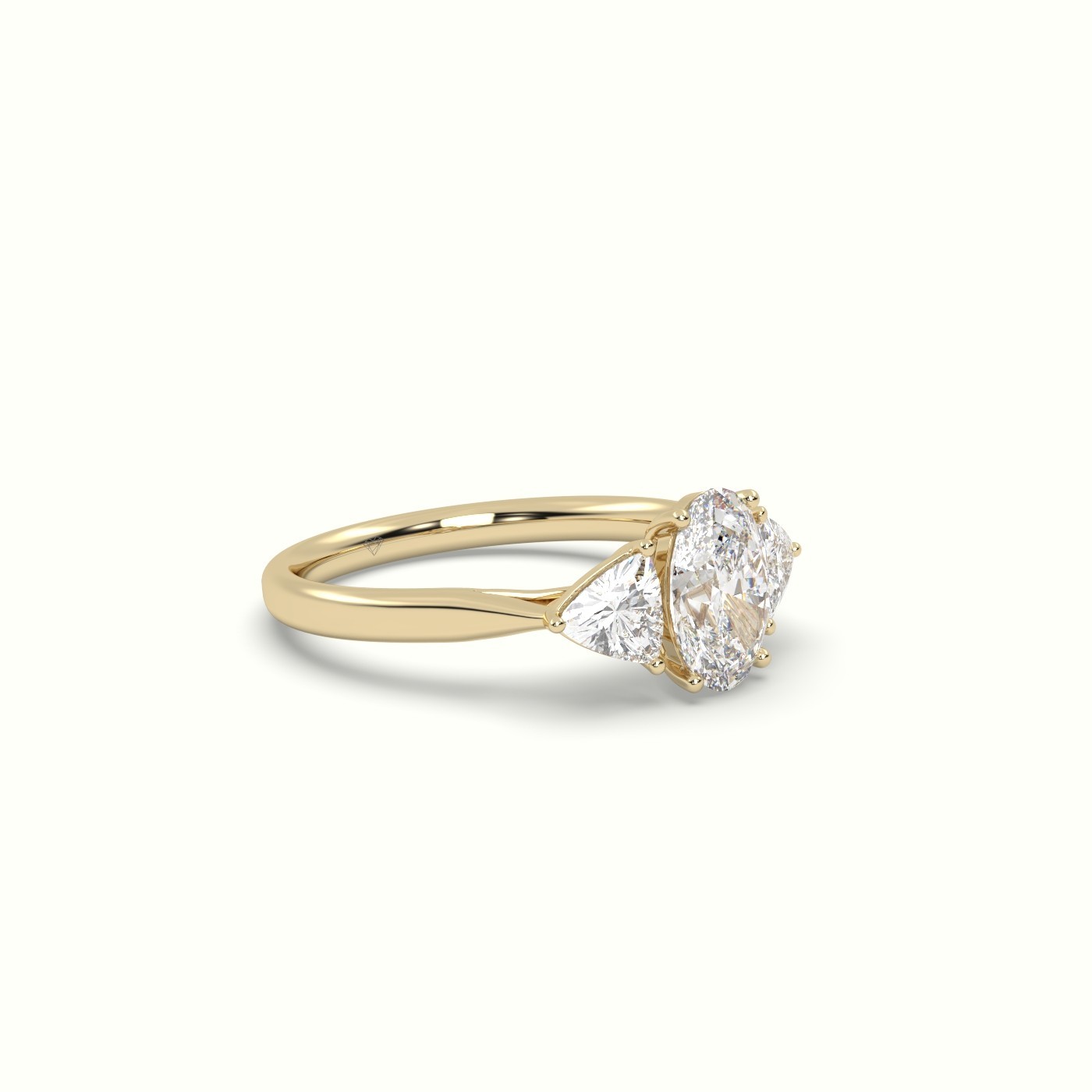 flash sale-18k yellow gold  oval & triangle diamond trilogy ring Photos & images