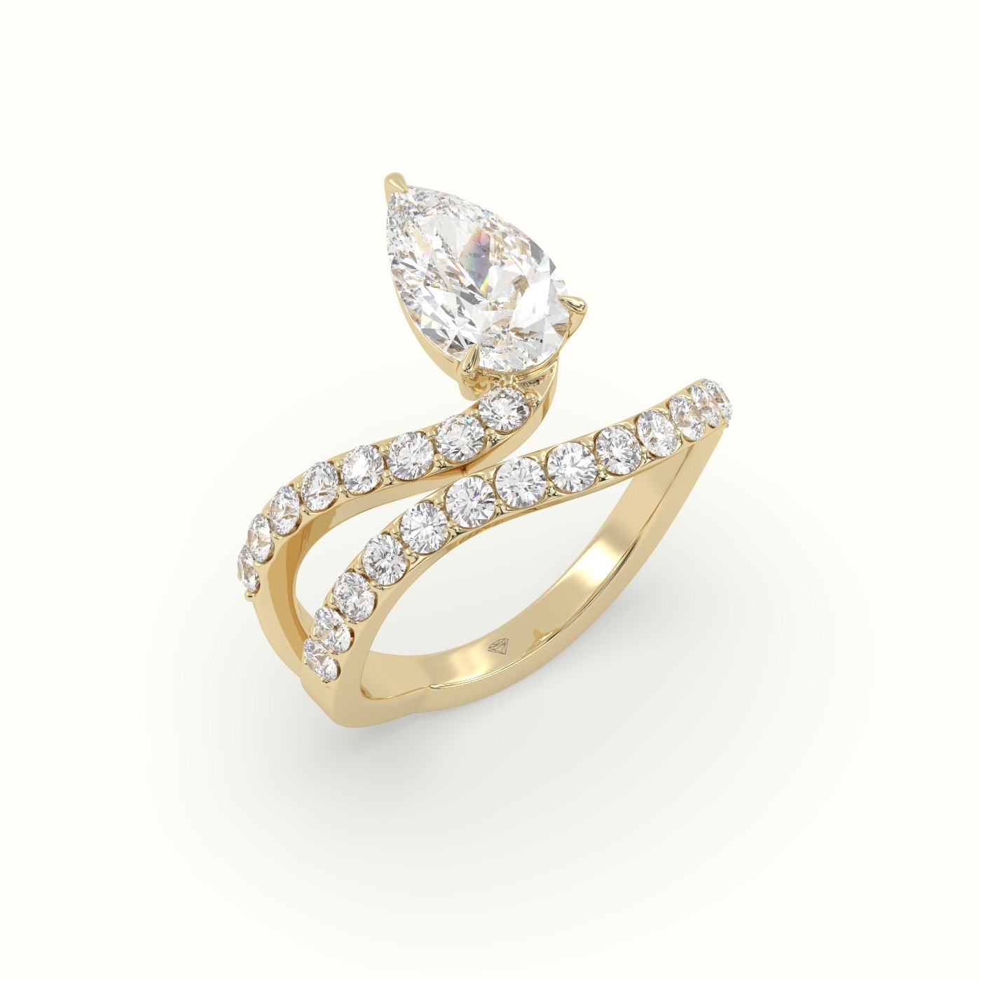18k yellow gold pear diamond solitaire pavé ring Photos & images